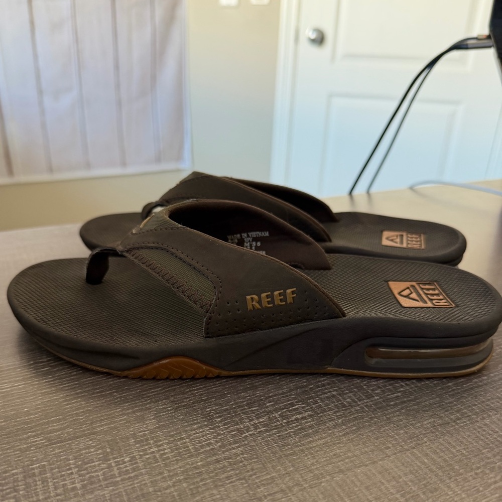 Reef Fanning Men's Flip Flop Sandals with Bottle Opener in
Brown Gum size 6